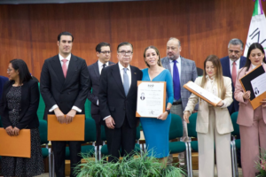 Verónica Martínez concluye Doctorado en Administración Pública y fortalece su perfil para la toma de decisiones